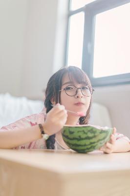 《卖房子的女人》,出轨的女人